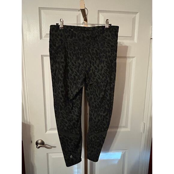 Sweaty Betty London The Zero Gravity Yoga Pants, Leggings, Olive Camo, Large - Picture 6 of 9